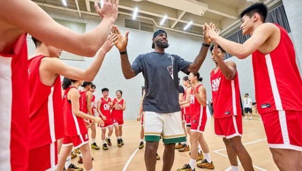 金赢中心 NBA球星排队来到中国