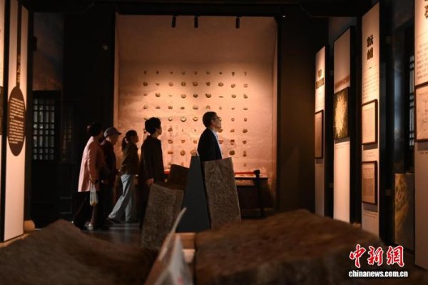 张吧策路 （走进中国乡村）重庆云阳恐龙经济渐热 多种文博场景激活“世界龙乡”